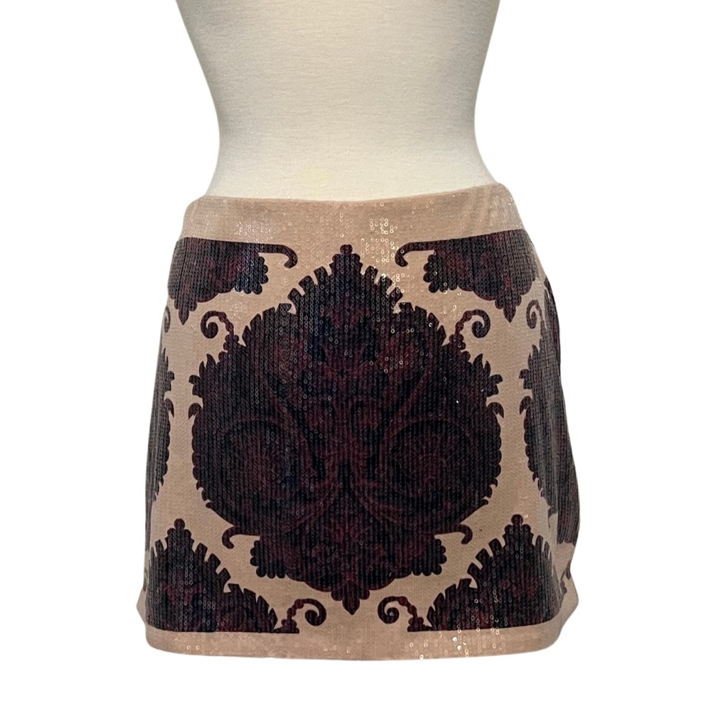 NWT Chelsea & Violet M Printed Sequin Mini Skirt